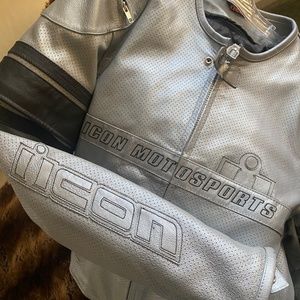 Iicon Pursuit Leather Motorcycle Jacket XL